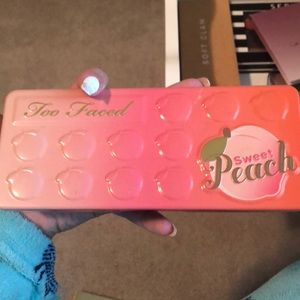 Too faced sweet peach palette